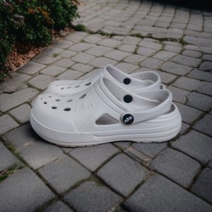 Сабо бежевого кольору